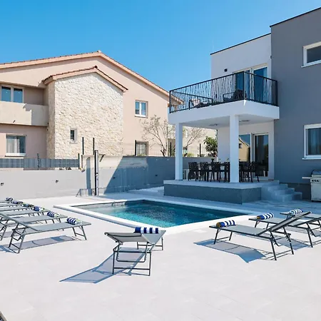 Villa Ivicasa With Pool