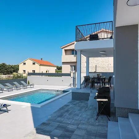 Ivicasa With Pool Villa Murvica