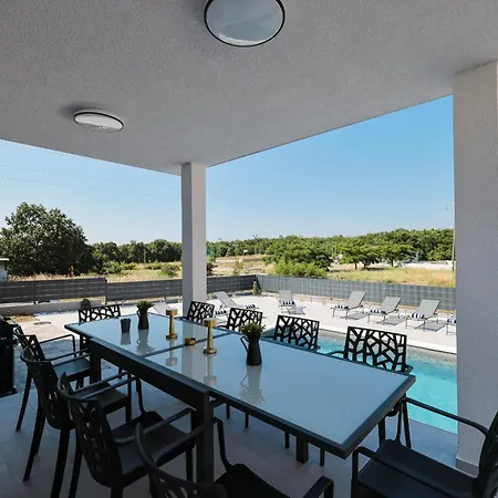 Villa Ivicasa With Pool