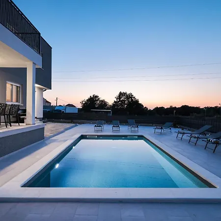 Villa Ivicasa With Pool Murvica