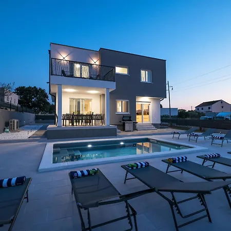Ivicasa With Pool Villa Murvica (Policnik)
