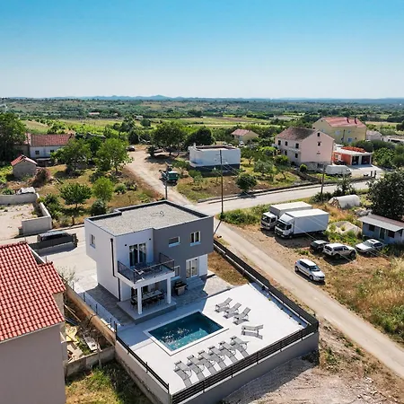 Villa Ivicasa With Pool
